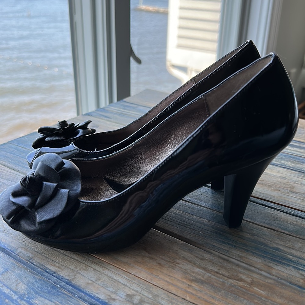 Sofft floral pump 6 1/2 - Picture 3 of 7